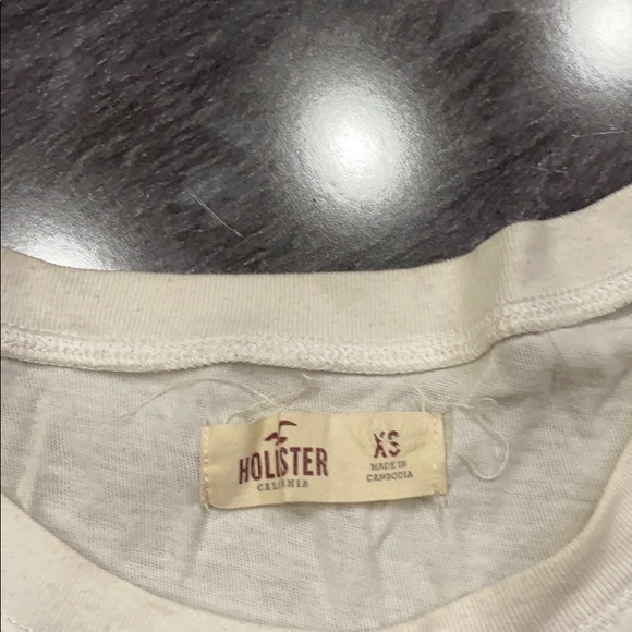 🌵3/$20• Hollister West Coast Graphic Tee - Picture 3 of 4